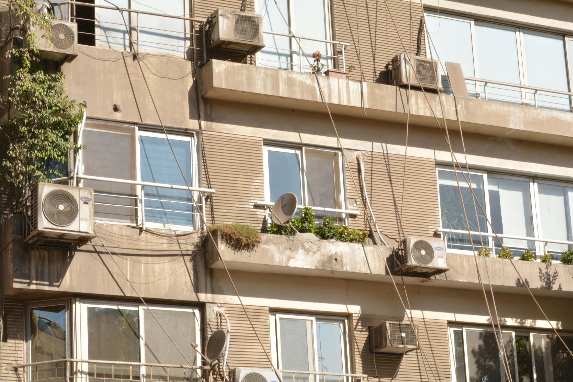 HVAC Systems and Building Moisture Damage Risks